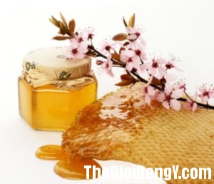 cam nang lam dep tu mat ong 300x258 Mẹo thử để nhận biết mật ong thật hay giả